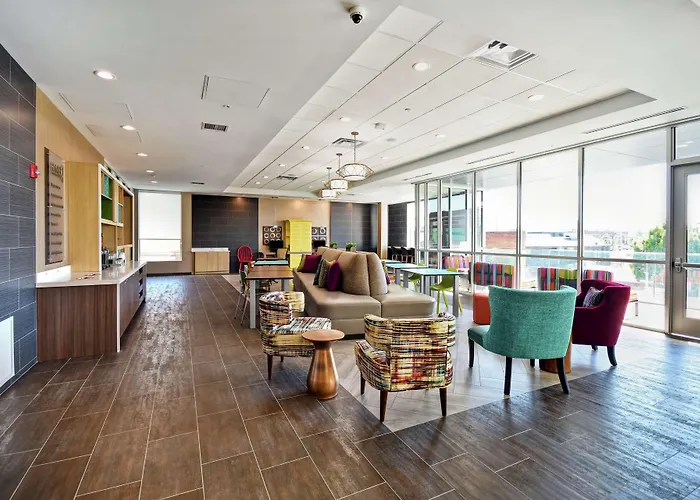 Home2 By Hilton Downtown 3*