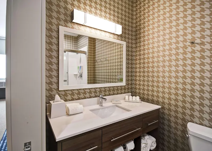 Home2 By Hilton Downtown Hotel 3*