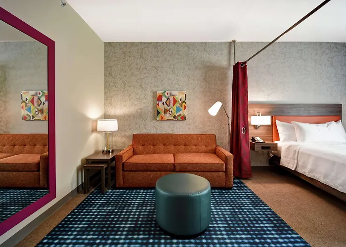 Home2 By Hilton Downtown 3*